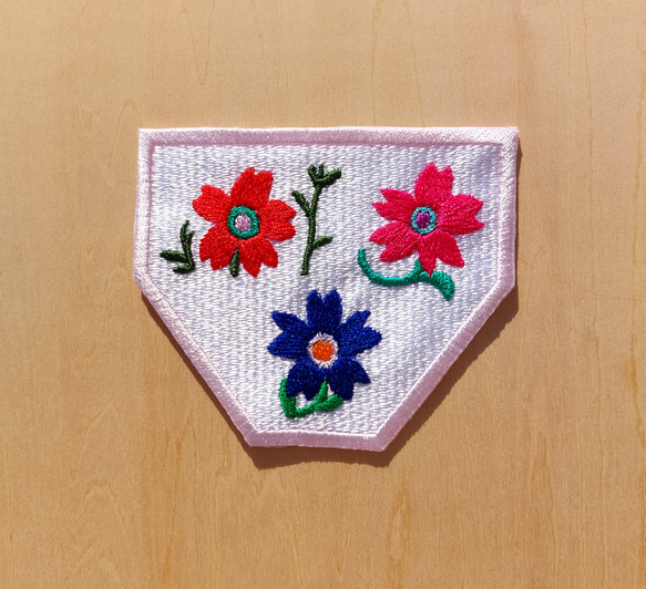 花の花壇 小鉢 枠が薄ピンク ワッペン 大サイズ 刺繍 アップリケ カワイイ 可愛い かわいい 花 オリジナル  日本製 13枚目の画像
