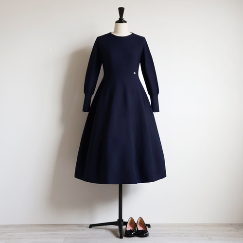 オケージョンにも◎】ホールガーメント フィットアンドフレア