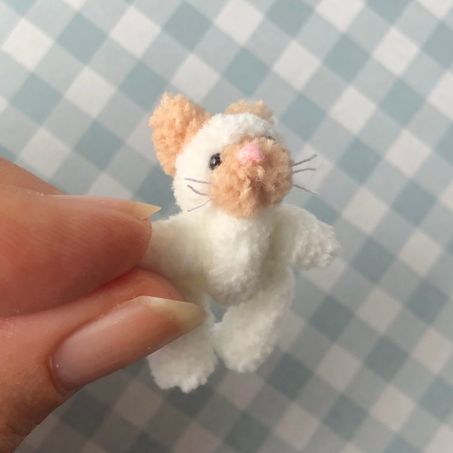 目立たないけど ヒゲのあるねこさん️ぬいぐるみ アートドール