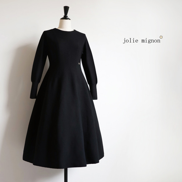 完売です！】ホールガーメント フィットアンドフレアワンピース