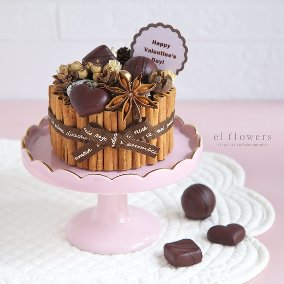 フェイクチョコレートと木の実のアレンジ（ミニケーキスタンド付