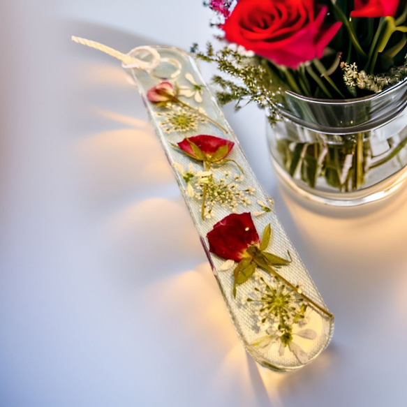 ミニミニ薔薇　押し花　しおり　ブックマーク　レジン　プレゼントに 2枚目の画像