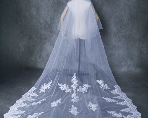 ロングベール キラキラのハンドビーディング 繊細レース 花嫁  