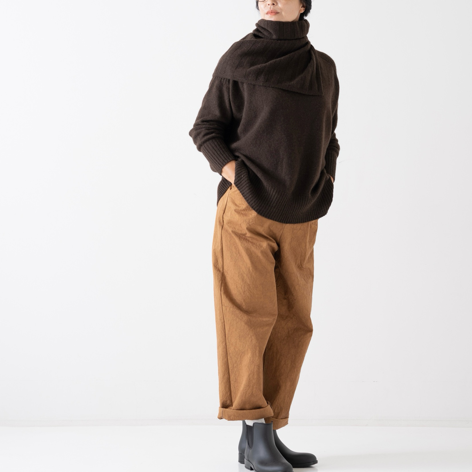 ヴィンテージ風コットンのワイドストレートパンツ