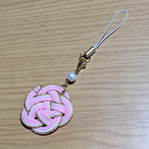 水引梅結びとパールのストラップ 桜色 キーホルダー mizuhiki konatsu