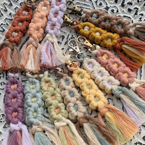 選べるカラー◇組み合わせ自由】マクラメキーホルダー フラワー