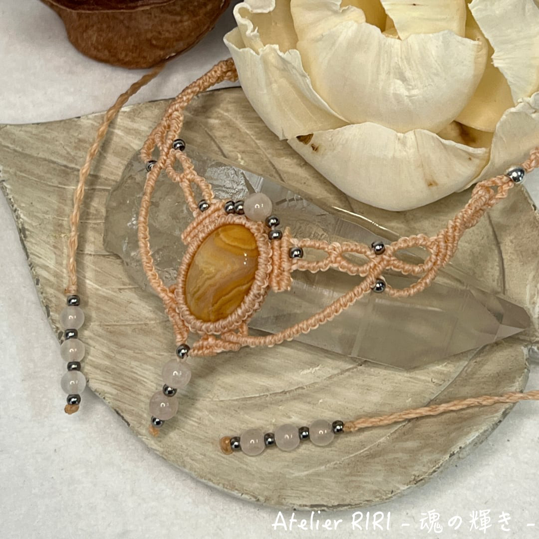 インナーチャイルドの癒し［クレイジーレースアゲート］ロココ調マクラメネックレス