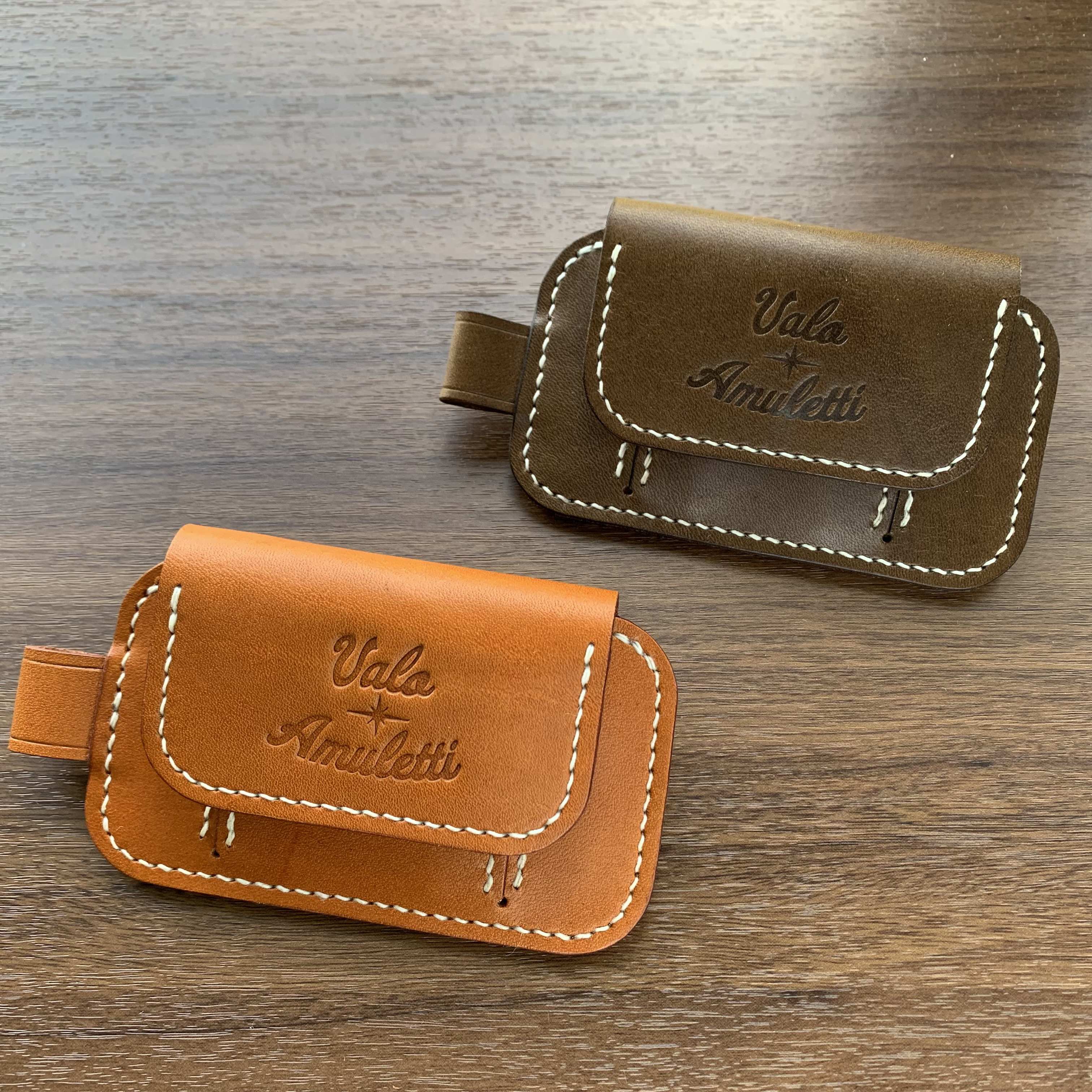 Valo Amuletti タブ付きコインケース カードケース 栃木レザー仕様 カラー:キャメル、ダークブラウン