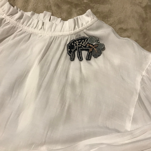 ミナペルホネン choucho ブローチ white mix 正規品 mina perhonen chouchoブローチ - ミナペルホネン正規取扱店