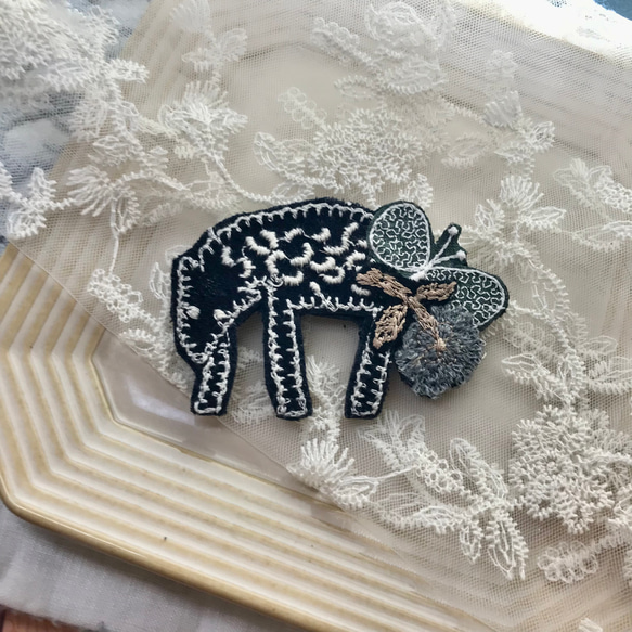 【ぴかちゅうさま専用】ミナペルホネン papurikko ブローチ mina perhonen ミナぺルホネン papurikko ブローチ