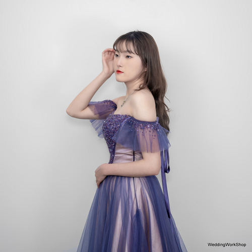 高級 キラキラチュール 2層の紫色のチュール生地です 1層サテン カラー  