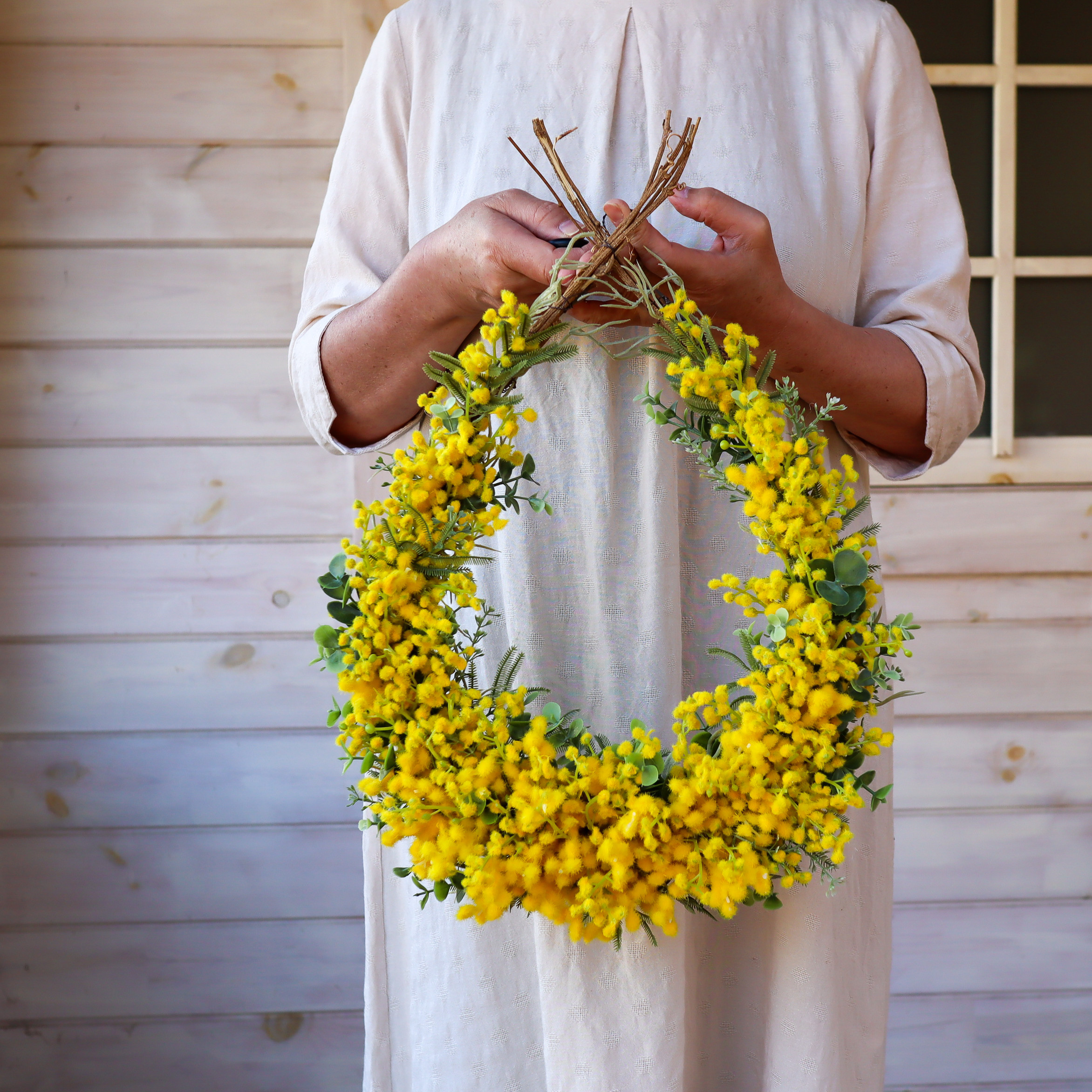 再販2026春｜春の玄関リース・ミモザの雫型リース（ティアドロップリース） アーティフィシャルフラワー ミモザリース