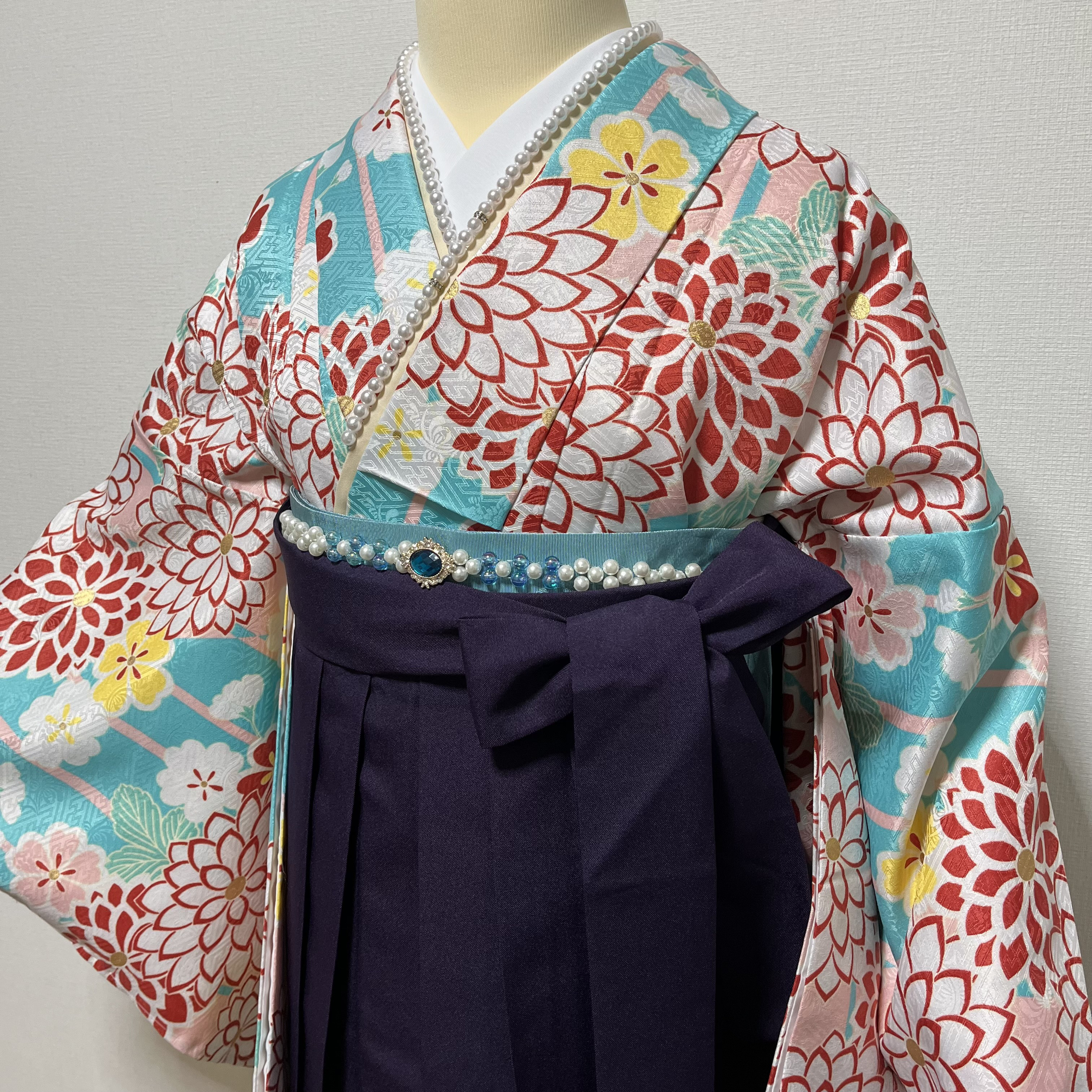 卒業式 袴セット 2尺袖の着物 長襦袢 袴 半巾帯 重ね衿 帯飾り 計6点