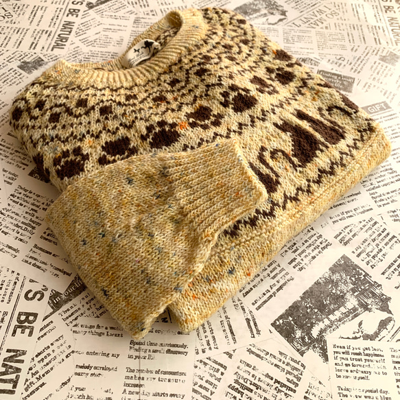 丸ヨークセーター 茶猫　手編み 4枚目の画像