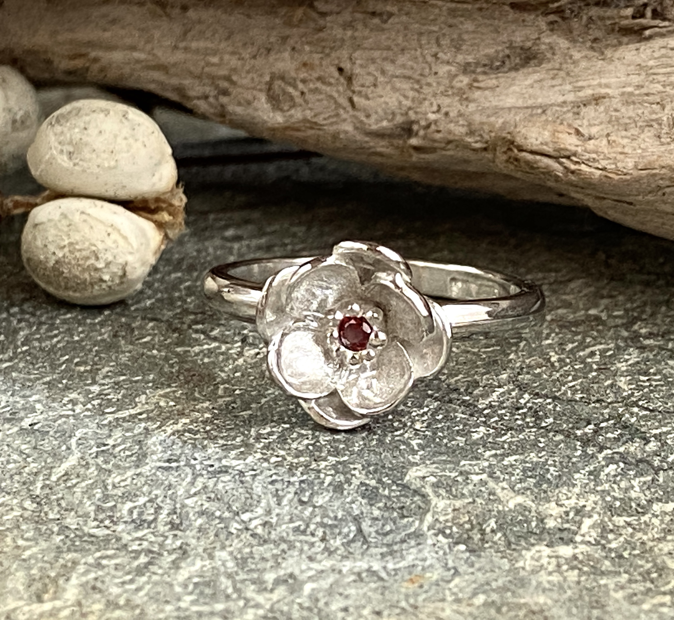アネモネガーネットリング（silver925）（13号）