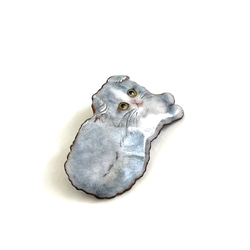 七宝焼　しっぽう焼き　スコティッシュフォールド猫さんのブローチ 4枚目の画像