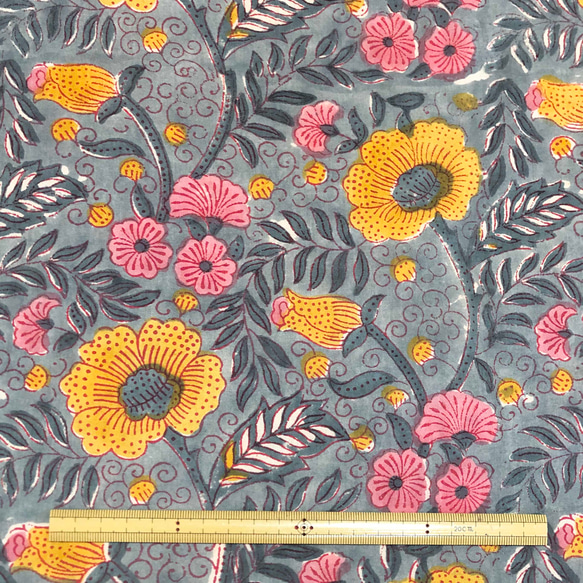 【50cm單位】灰黃粉紅花朵印度手工塊印花布料棉質 第6張的照片