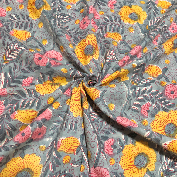 【50cm單位】灰黃粉紅花朵印度手工塊印花布料棉質 第1張的照片