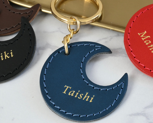 大人かわいい！箔押し名入れが神秘的 ハーフムーンのイタリア革