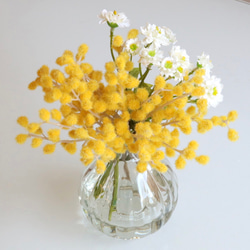 【早割】母の日《ずっと咲いてる》ミモザ＆マトリカリア花瓶アレンジ（アーティフィシャルフラワ＝造花）無料ギフトラッピング 2枚目の画像