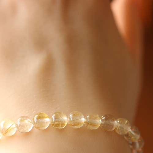 ☆プレミアムブレス☆美しい輝き☆ゴールドルチルクォーツ：6ミリ