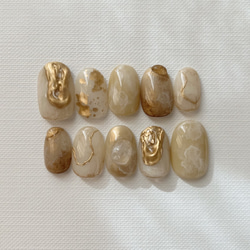 淡色天然石アイボリーホワイトブラウンインクアンティークゴールドミラーニュアンスぷっくりちゅるんうねうね韓国ネイルチップ 1枚目の画像