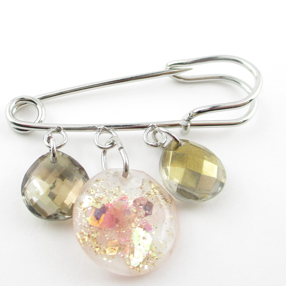 ローズクォーツが咲き誇るまでは、僕は少しだけ暖まっていようと思います♪<カブトピンブローチ>SB977 3枚目の画像