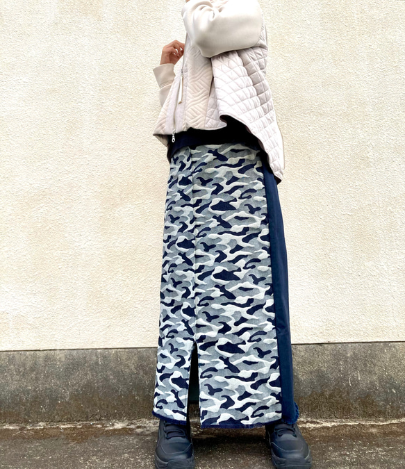 ⭐️inahomayu⭐️大人のデニムスカート　前スリット　迷彩柄　ロングスカート　個性的　春夏秋冬　岡山デニム 4枚目の画像