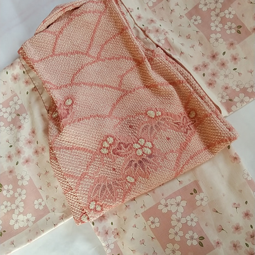 正絹総絞りお被布＆巾着セット　珊瑚色♡コーラルピンク 正絹総絞りお被布＆共布巾着セット珊瑚色♡コーラルピンク