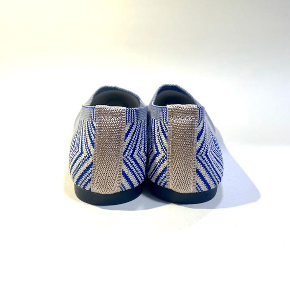 扁平幾何高跟鞋（藍白幾何 x 藍色蹩腳） 易壓扁1cm鞋跟 第5張的照片