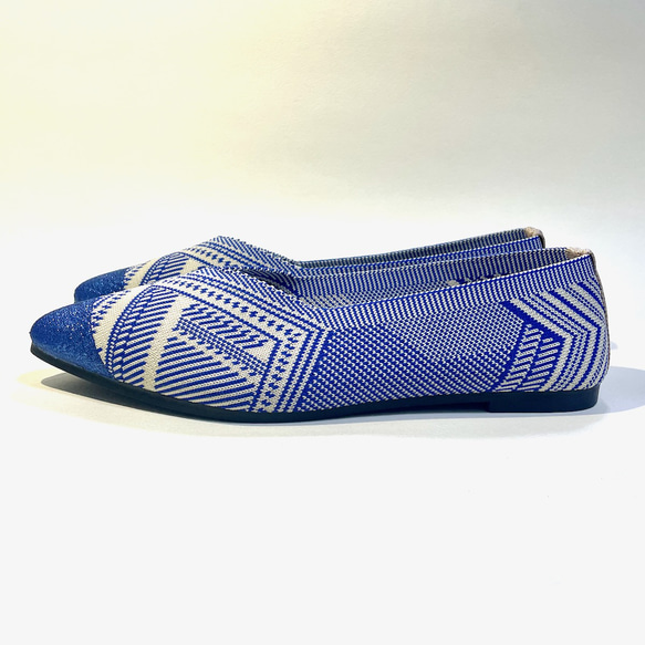 扁平幾何高跟鞋（藍白幾何 x 藍色蹩腳） 易壓扁1cm鞋跟 第4張的照片