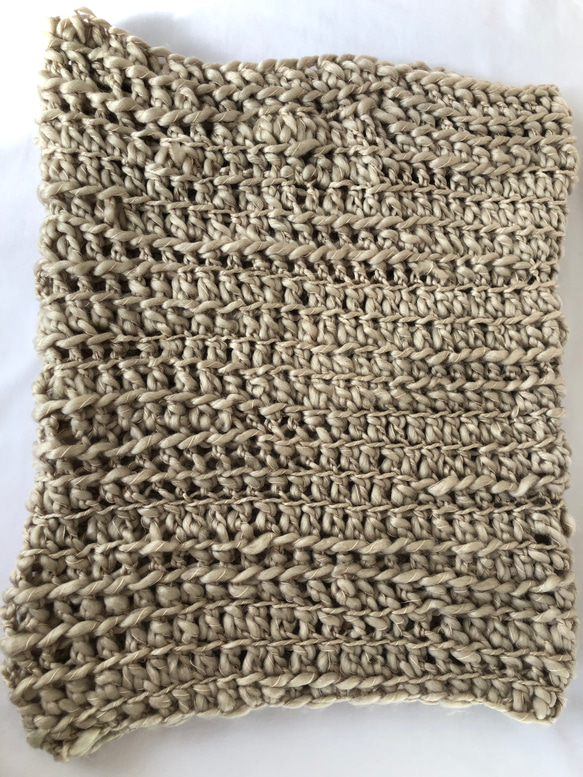 モコモコ毛糸のシンプルスヌード（ベージュ）ハンドメイド　マフラー　S40 5枚目の画像