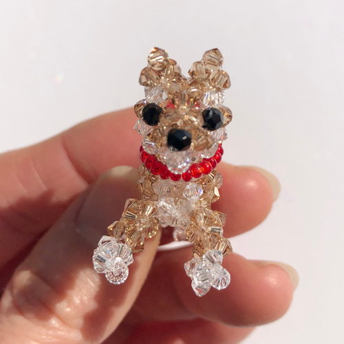 スワロフスキーのクリスタルガラスビーズを使用【柴犬