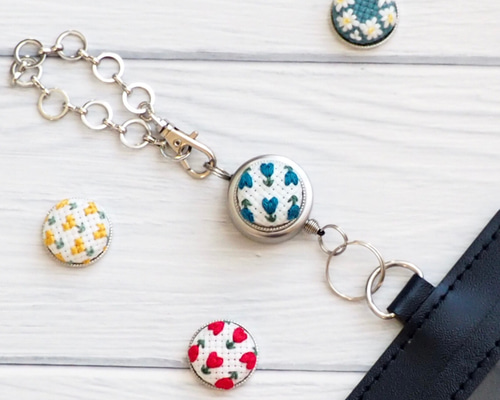 選べる刺繍のリールキーホルダー キーリング hanaruri* 通販 17103091