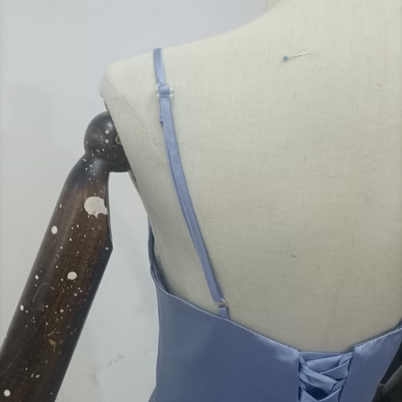 エレガント カラードレス ブルー Vネック キャミソール 編み上げ 二次会 6枚目の画像