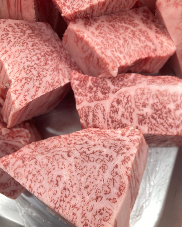 プチギフト・誕生日などの贈り物にピッタリ！　肉旨しみきやの「黒毛和牛ヒウチ　特上ローストビーフ」(約300g) 2枚目の画像