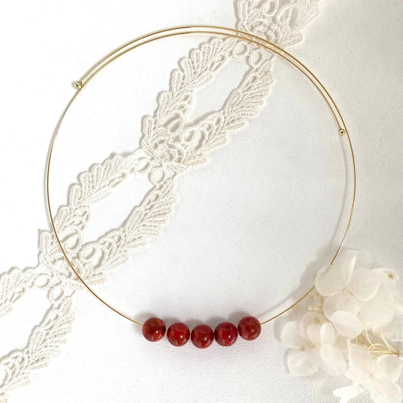 アフリカ珊瑚のシンプルチョーカー