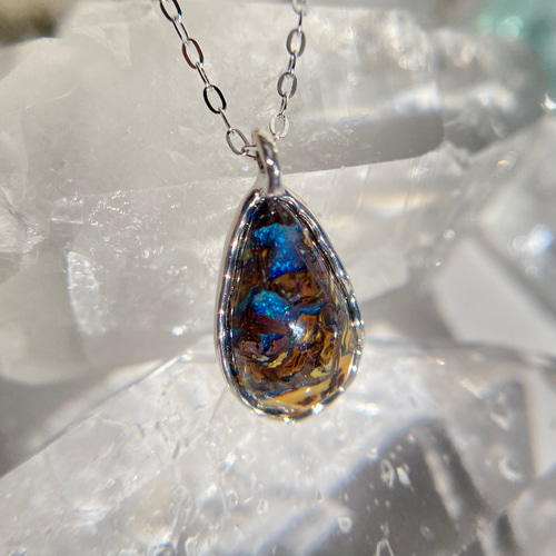 ネックレス　ボルダーオパール 原石 天然 オーストラリア産 ブラックオパール 天然ボルダーオパールネックレス☆ オーストラリア産原石から磨いた1