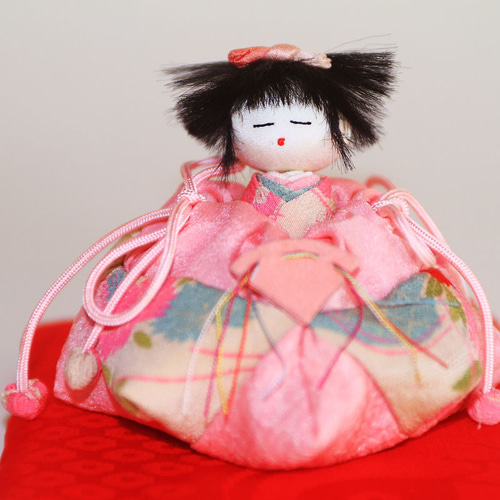 桃の節句・ひな祭り ちりめん古布『お雛様とお内裏様 』手作り 桃の節句・ひな祭り ちりめん古布『お雛様とお内裏様 』手作り