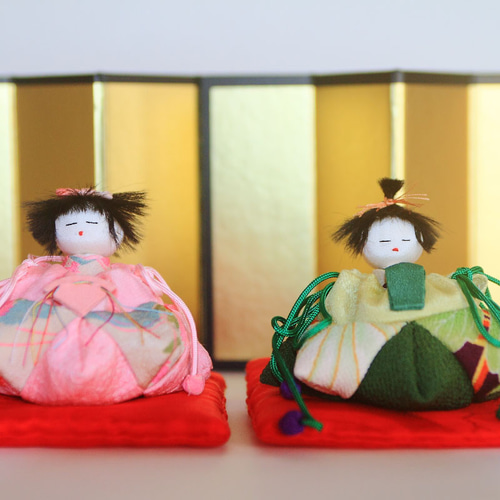 桃の節句・ひな祭り ちりめん古布『お雛様とお内裏様 』手作り 桃の節句・ひな祭り ちりめん古布『お雛様とお内裏様 』手作り