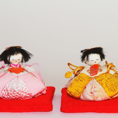 桃の節句・ひな祭り ちりめん古布『お雛様とお内裏様 』手作り 桃の節句・ひな祭り ちりめん古布『お雛様とお内裏様 』手作り