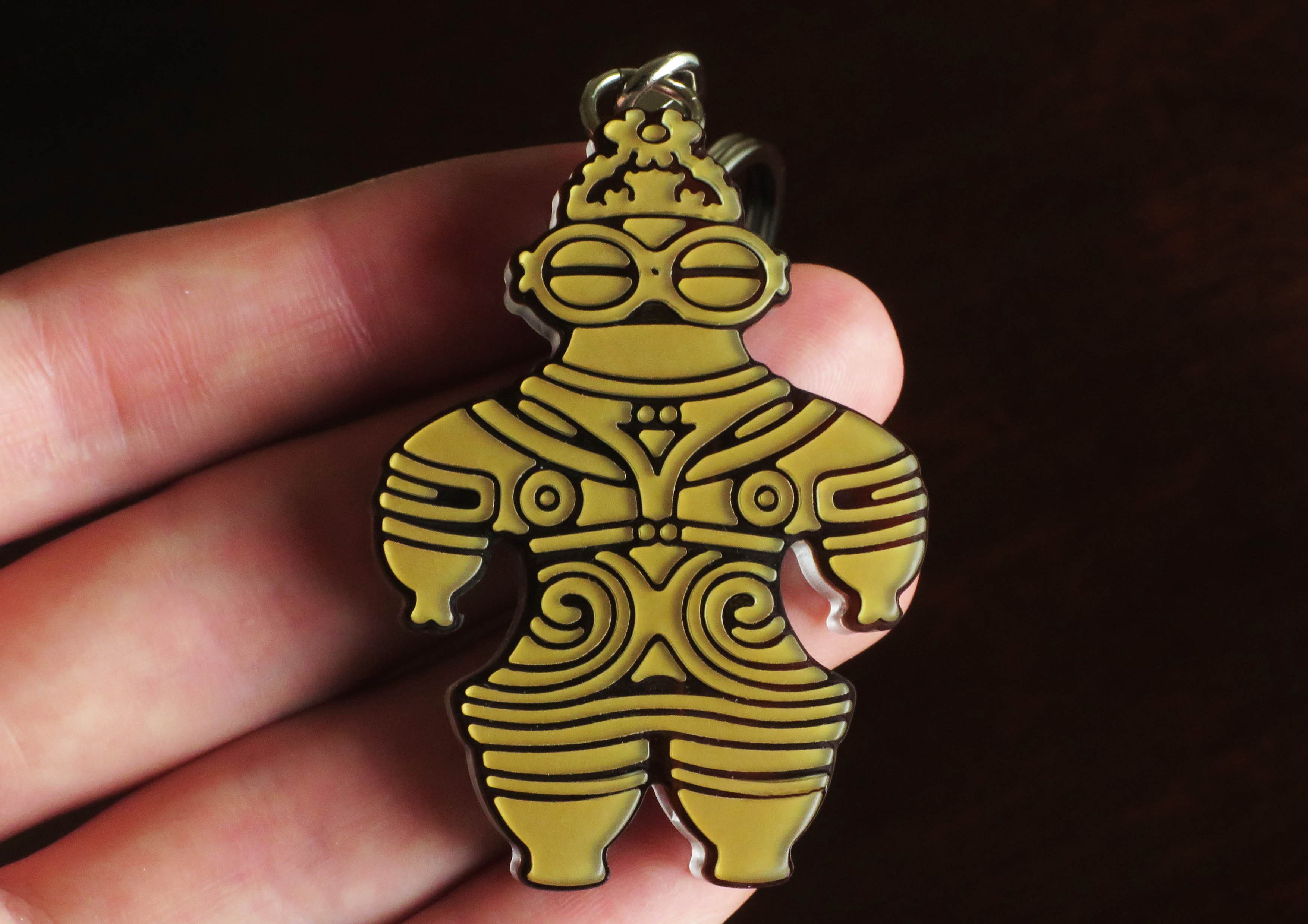 遮光器土偶の防災笛　縄文　土器　土偶　国産　防犯　ホイッスル　アクセサリー　植物由来