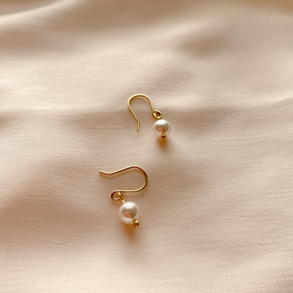 白色點點-珍珠黃銅耳環-可改夾 第6張的照片