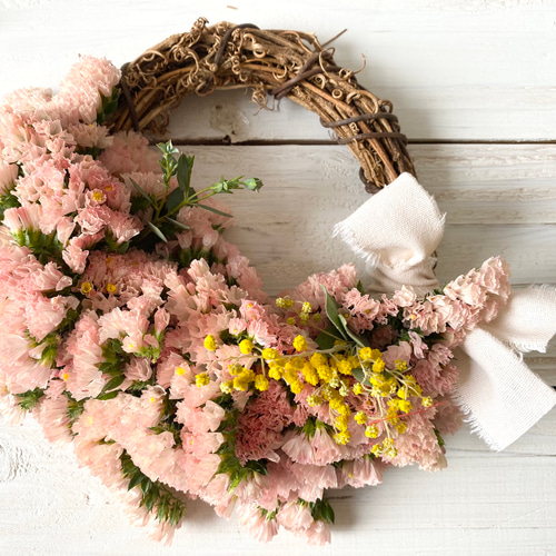 ミモザとラナンキュラスのリース　ストック　ミランドールミモザ　春　ユーカリ ミモザとラナンキュラスのリースストックミランドールミモザ春ユーカリ