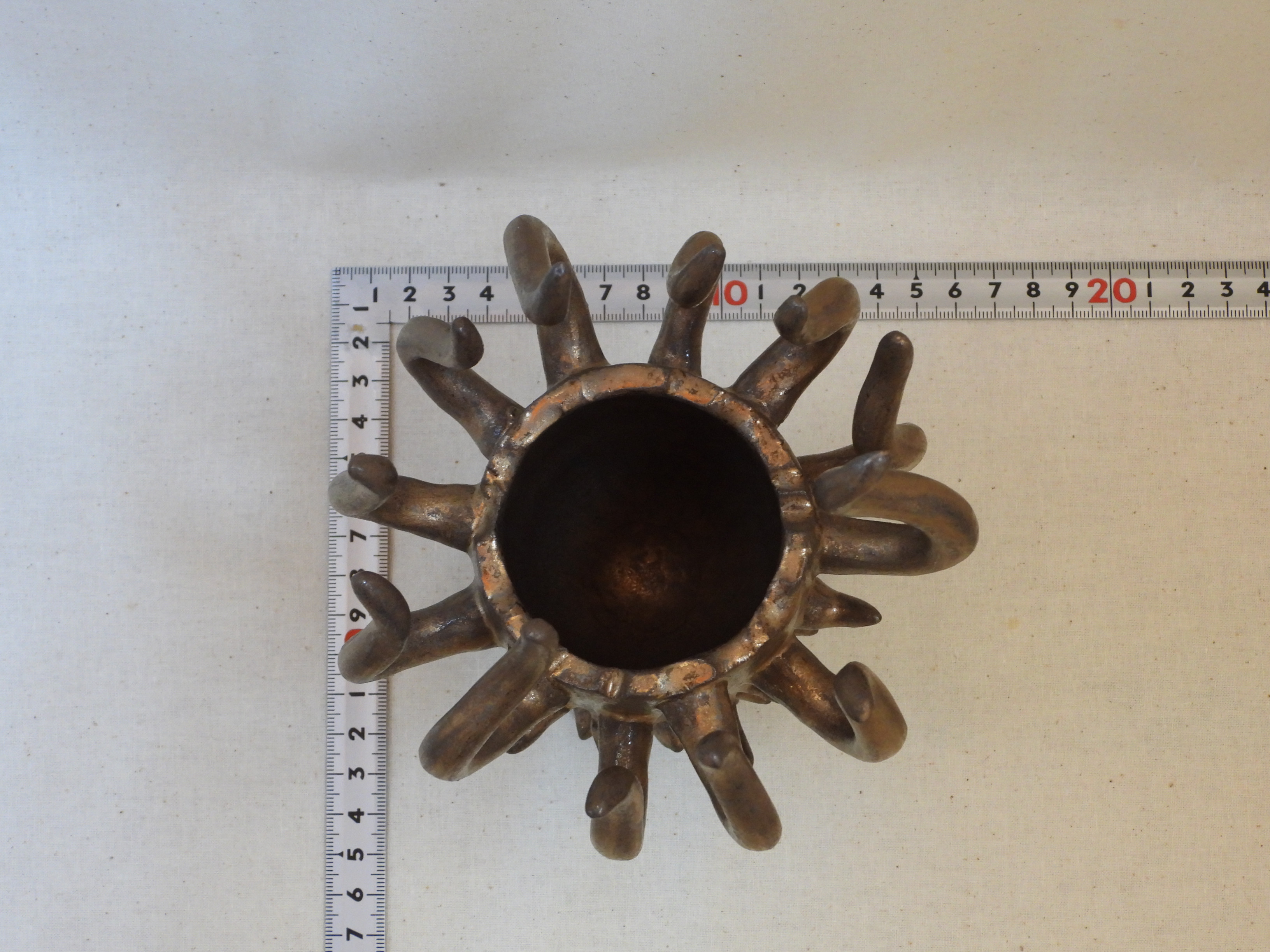 棘棘陶製オブジェ(Q)