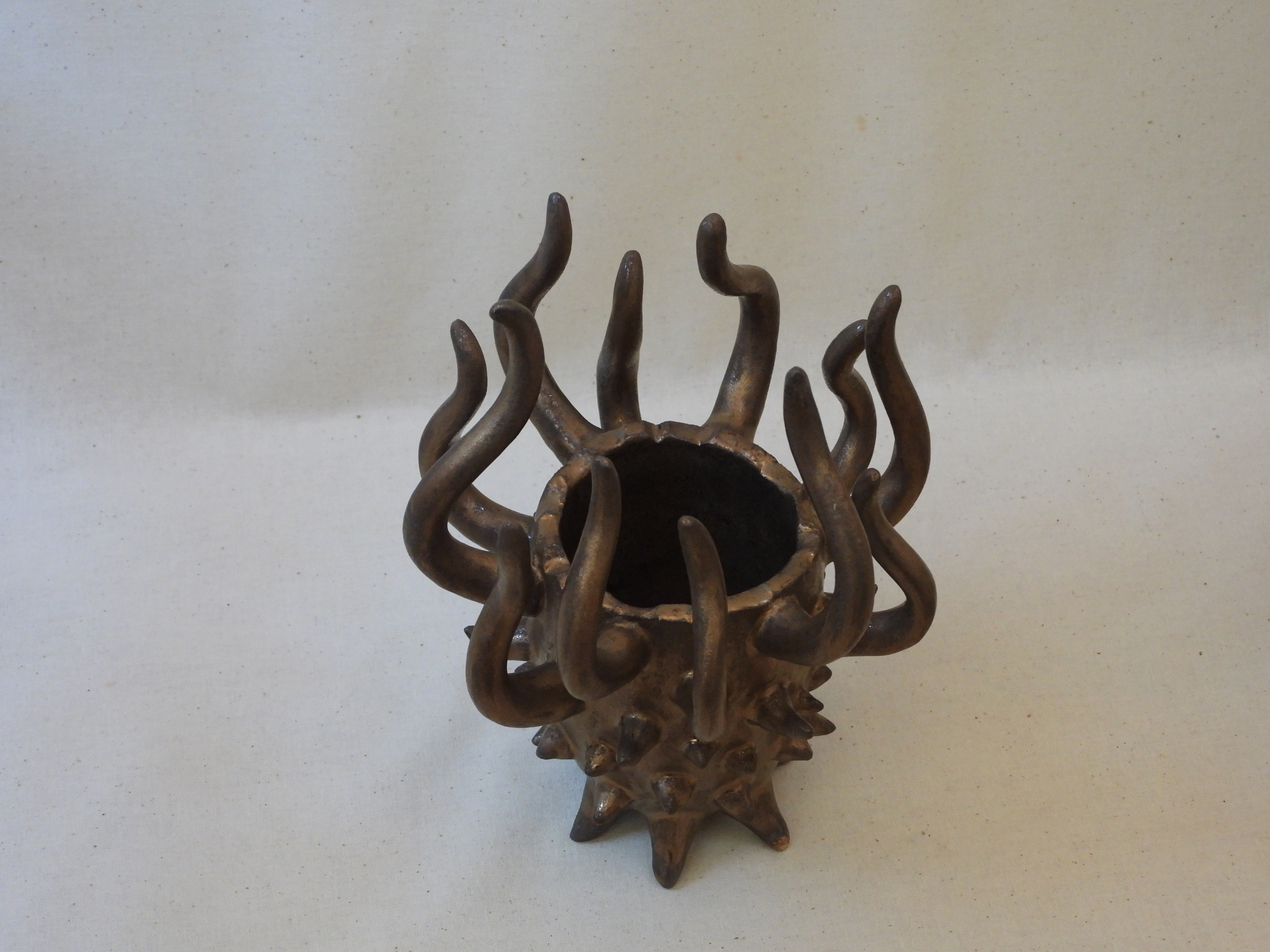 棘棘陶製オブジェ(Q)