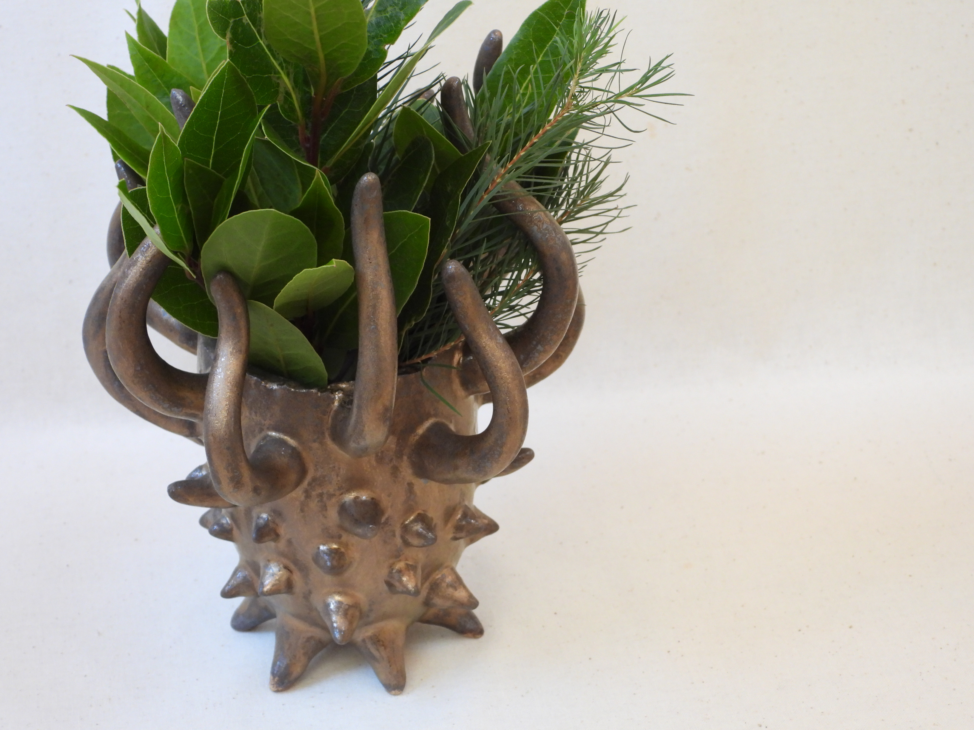 棘棘陶製オブジェ(Q)