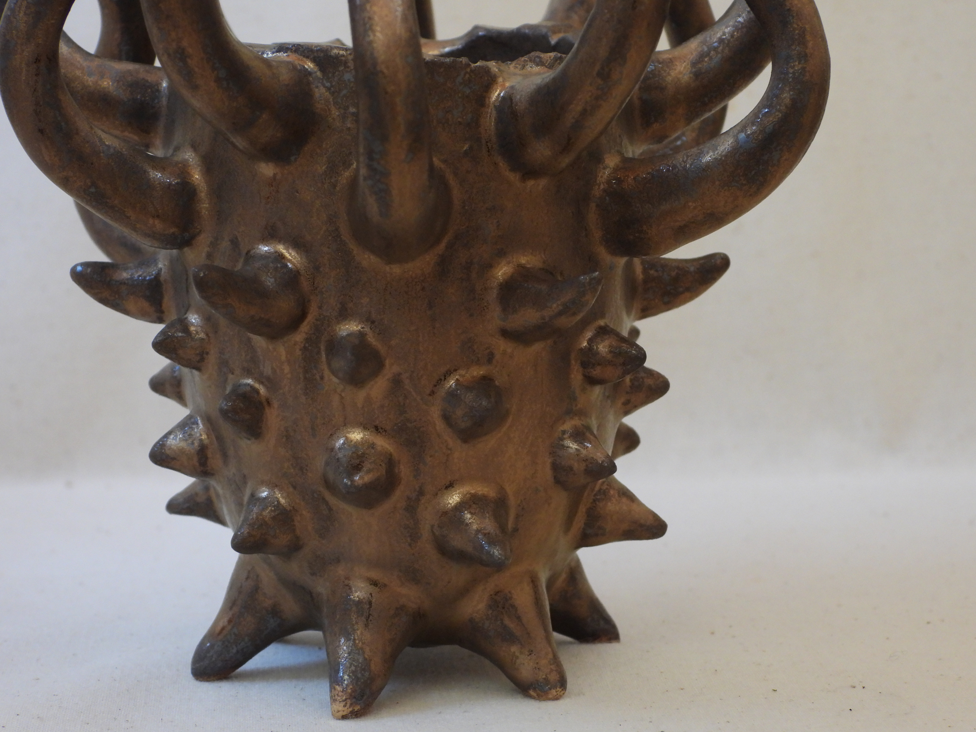 棘棘陶製オブジェ(Q)