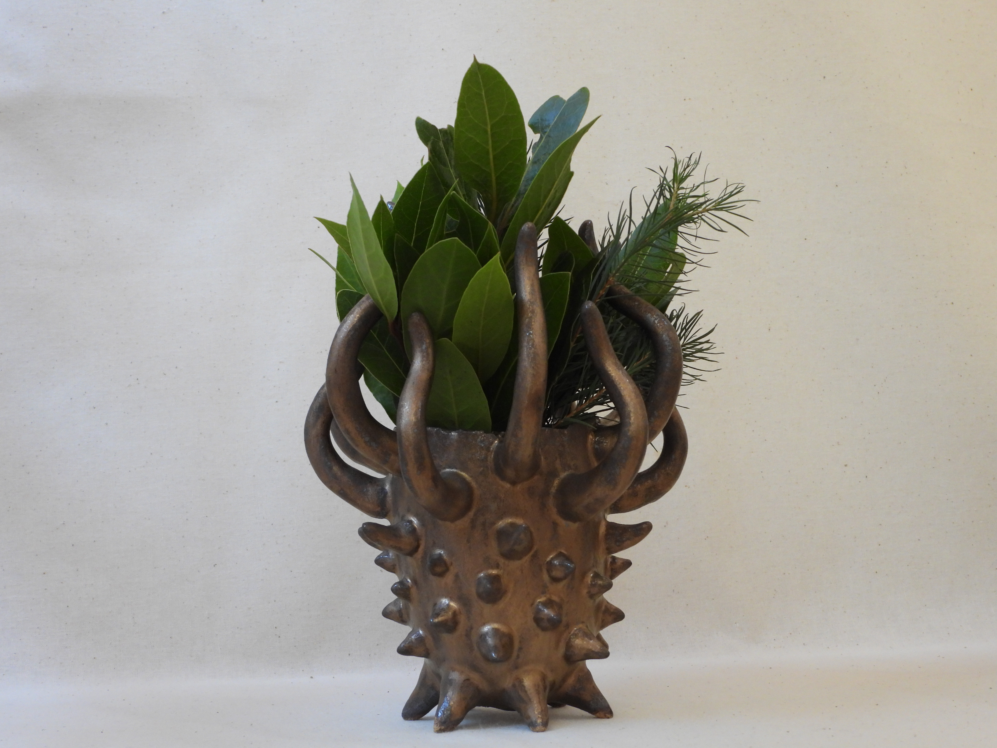 棘棘陶製オブジェ(Q)