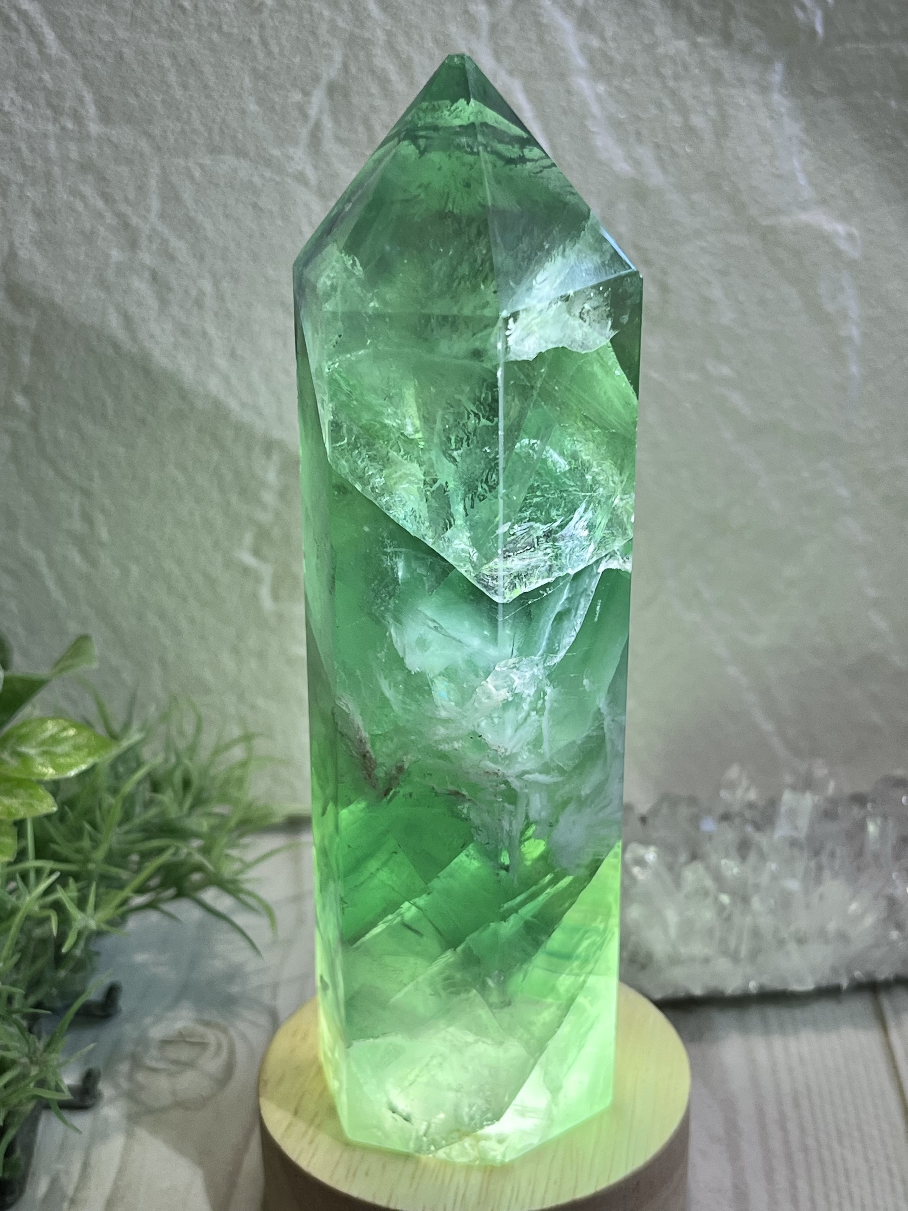 エンジェルフェザー✨　レインボー　フローライト　蛍石　特大　ポイント　原石 エンジェルフェザー✨ レインボー フローライト 蛍石 特大 ポイント